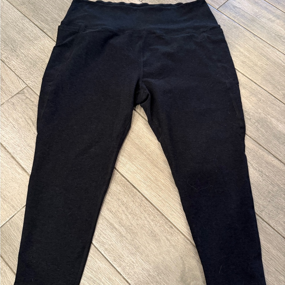 Beyond Yoga Charcoal Capri Leggings